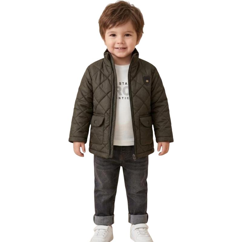 7400 toptan 2-5 yaş arası erkek çocuklar için set (mont, baskılı hafif sweatshirt, paçaları kıvrılmış kot pantolon)